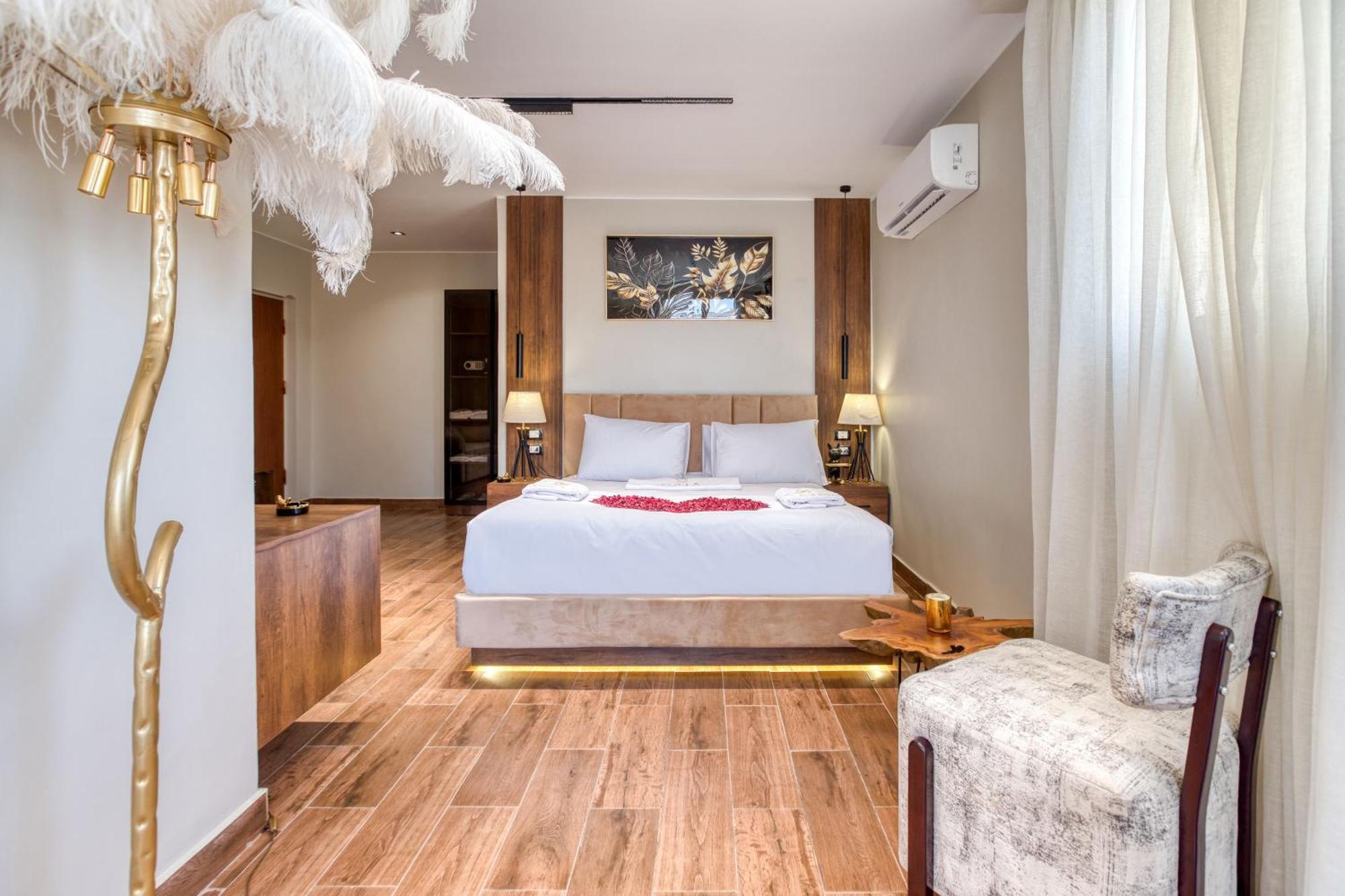 Gaia Pyramids Hotel Kafrat al Jabal Bagian luar foto