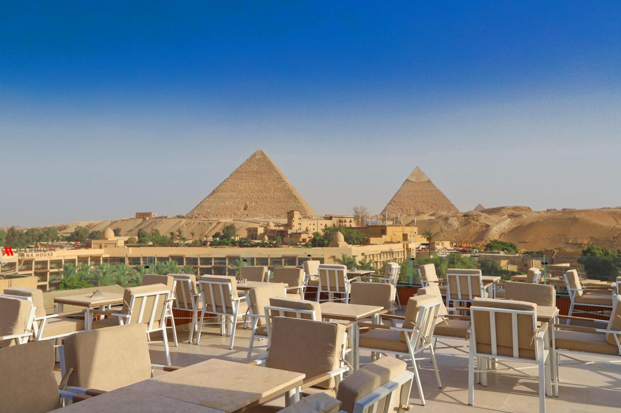 Gaia Pyramids Hotel Kafrat al Jabal Bagian luar foto
