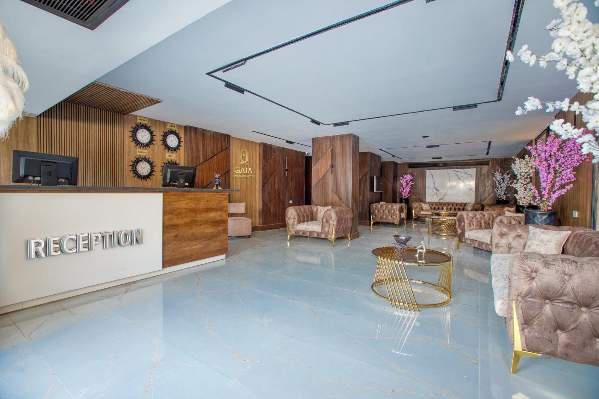 Gaia Pyramids Hotel Kafrat al Jabal Bagian luar foto