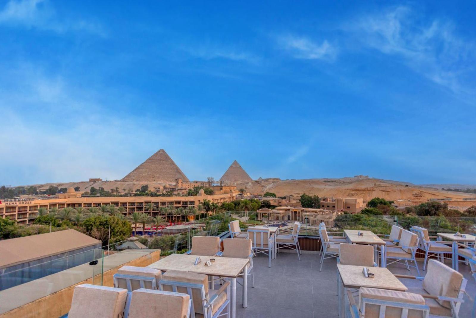 Gaia Pyramids Hotel Kafrat al Jabal Bagian luar foto
