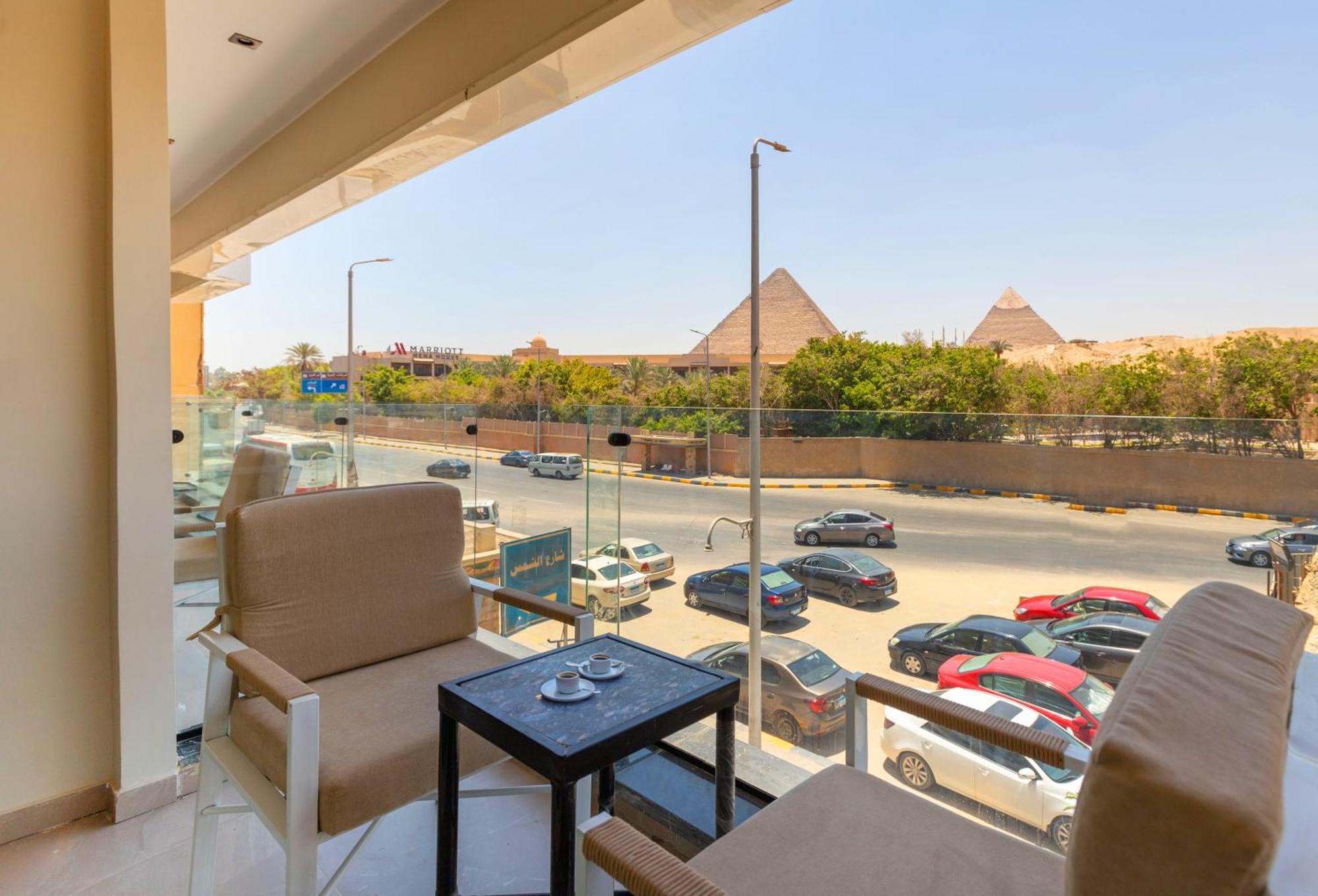 Gaia Pyramids Hotel Kafrat al Jabal Bagian luar foto
