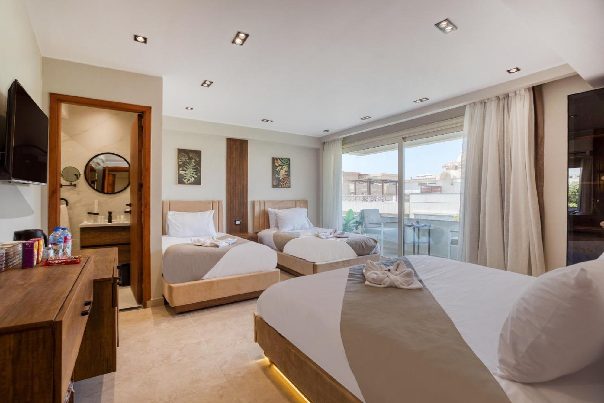 Gaia Pyramids Hotel Kafrat al Jabal Bagian luar foto