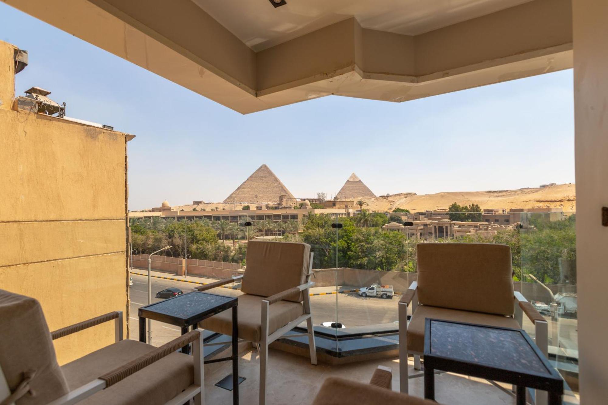 Gaia Pyramids Hotel Kafrat al Jabal Bagian luar foto