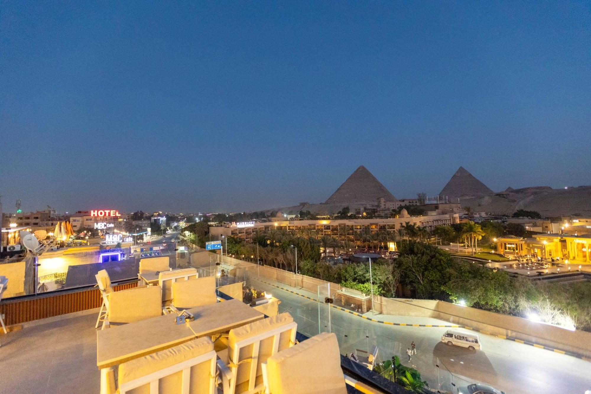 Gaia Pyramids Hotel Kafrat al Jabal Bagian luar foto